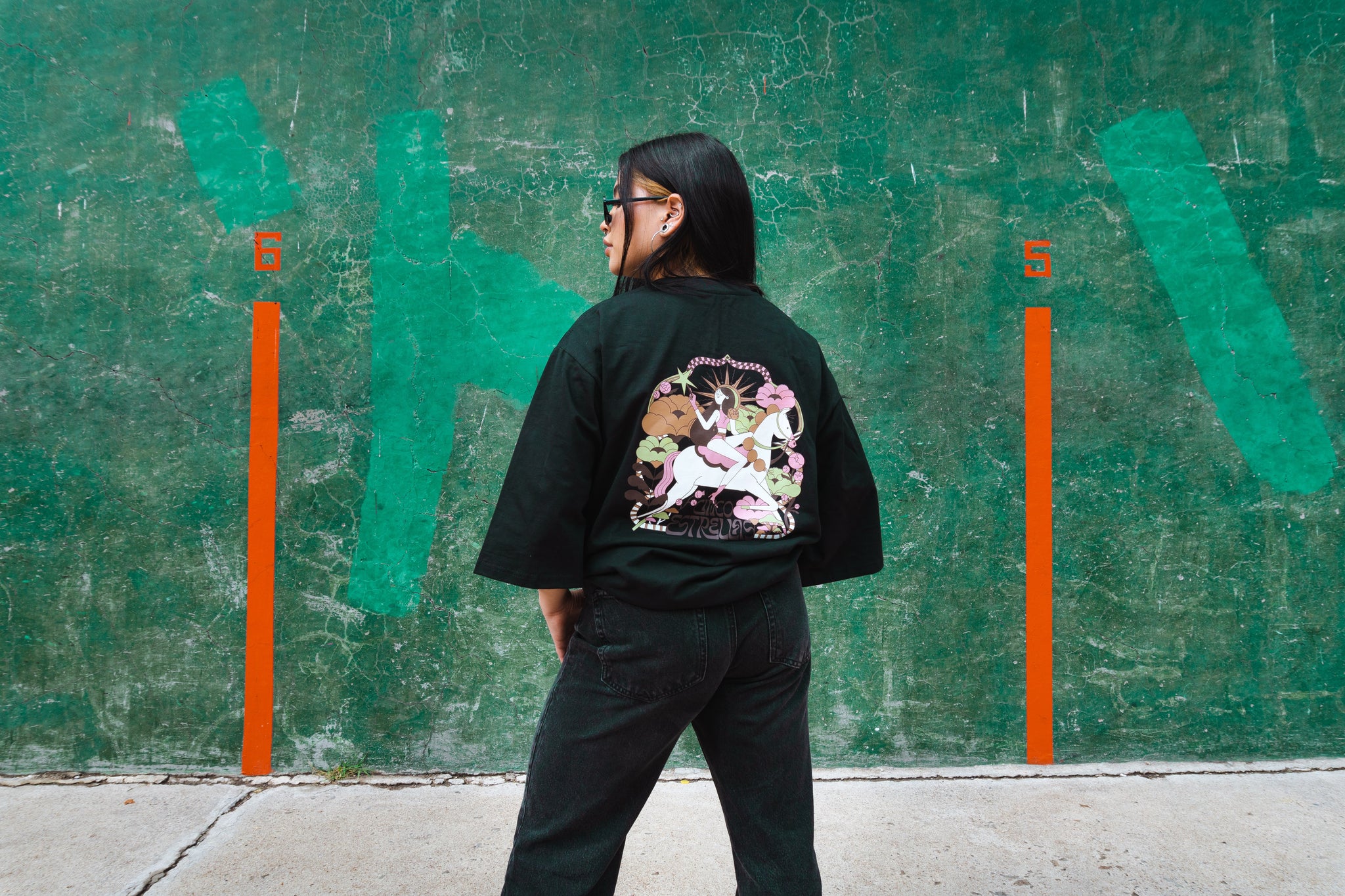 5ESTRELLAS X ANXELICA ALARCÓN Oversize Tee